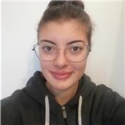 Diplomata a liceo musicale, offre lezioni private di musica